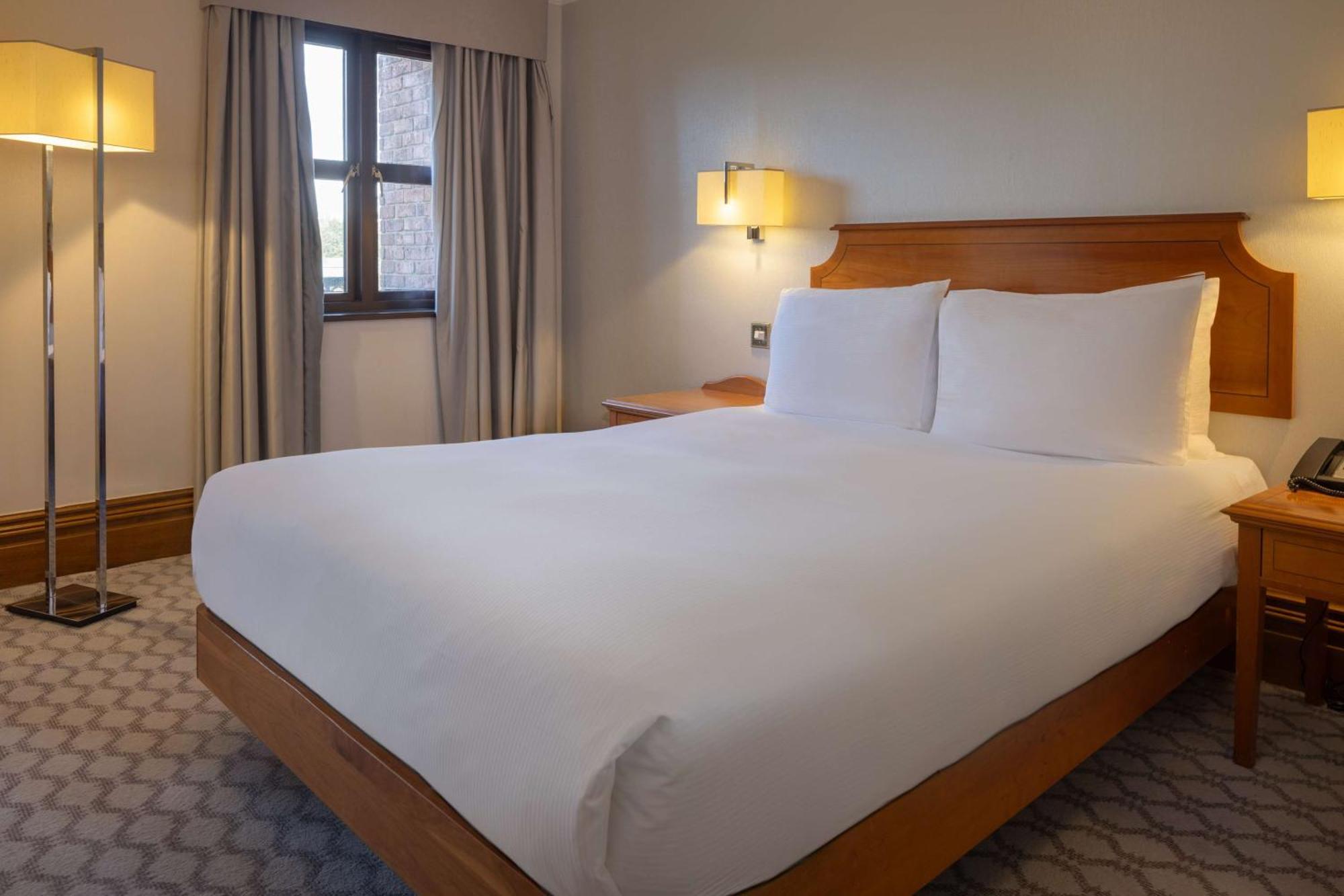 ฮิลตัน พัครัป ฮอลล์ ทุกส์เบอรี่ Hotel กลอสเตอร์ ภายนอก รูปภาพ